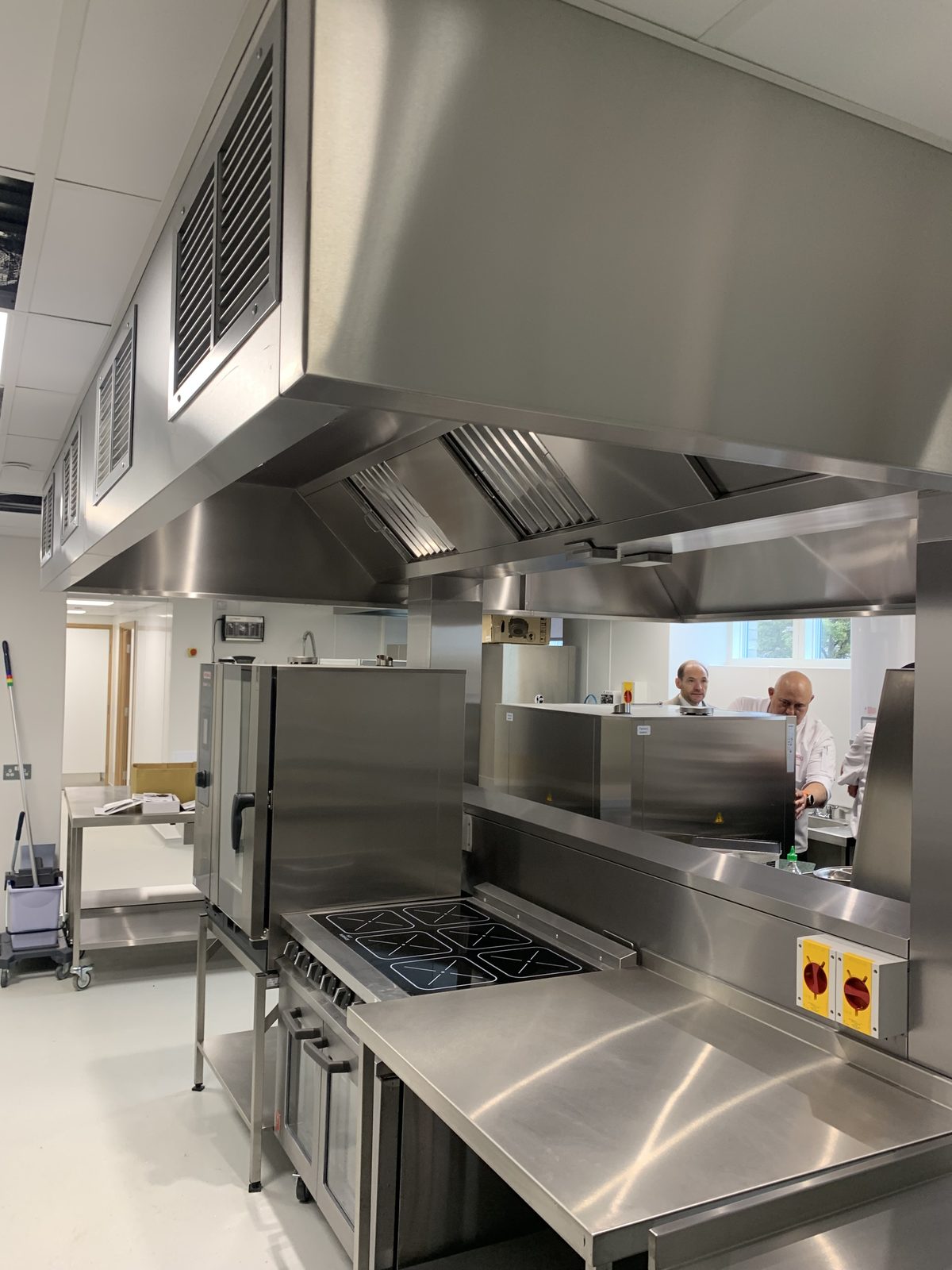 Commercial kitchen pass